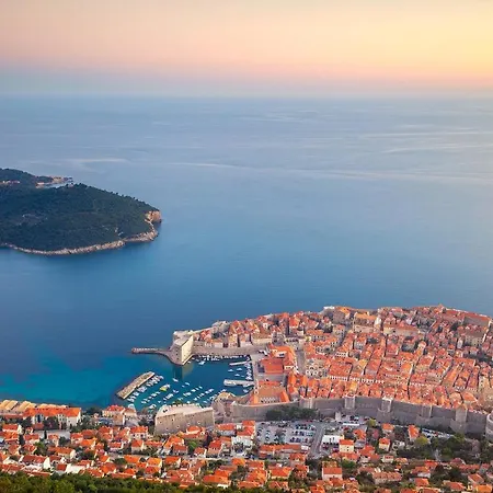 アパート Seaside Deluxe イェセニツェ