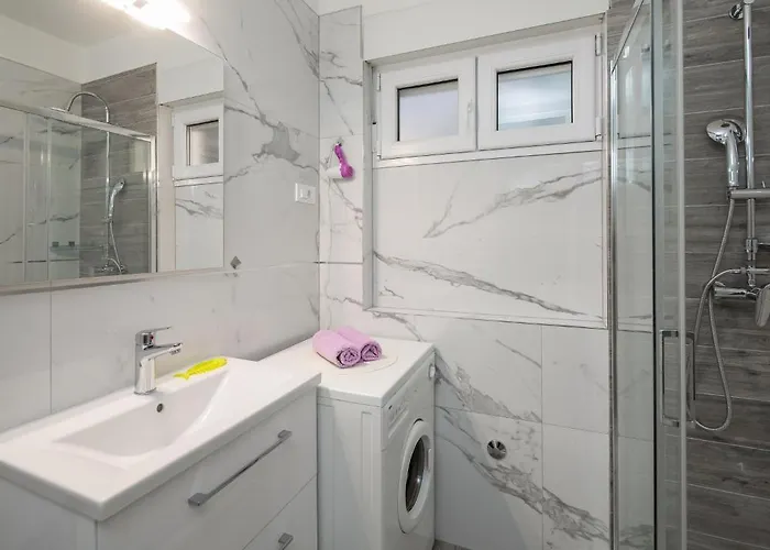 Seaside Deluxe * Jesenice (Split-Dalmatia)